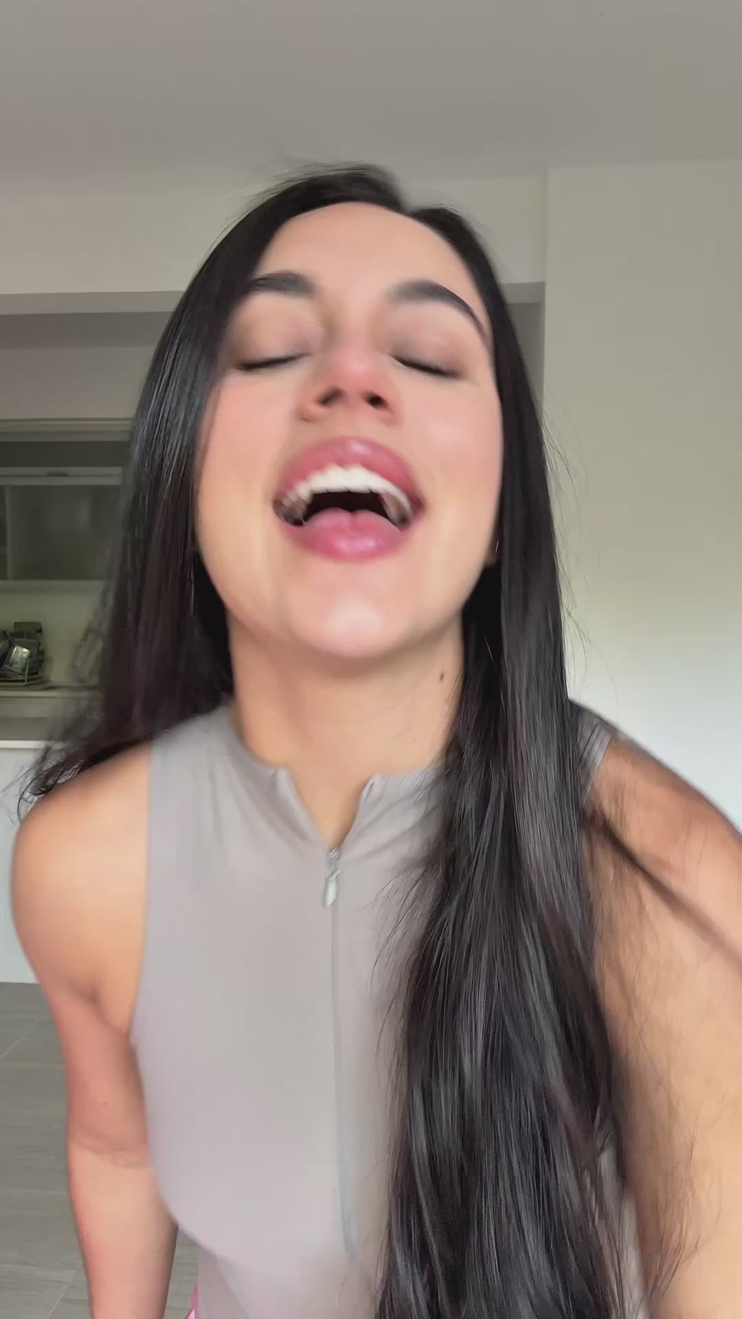 Cargar video: 